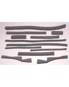 Radiator/Fan Shroud Seal Kit, With A/C, 1976Early